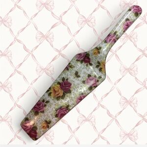 Floral Patterned cake cutter server antique